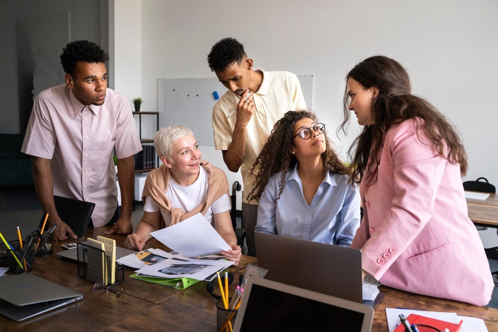Verschiedene Geräte für sicheres Digital Banking